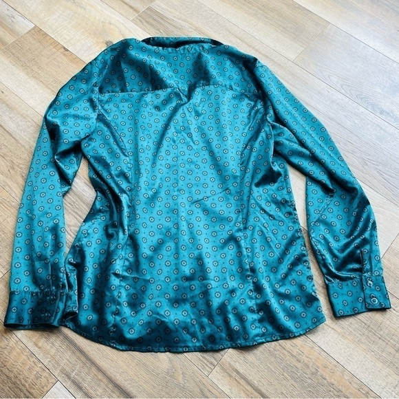 Croft & Barrow Green Printed Shiny Button Down Dress Shirt Top - Picture 5 of 10
